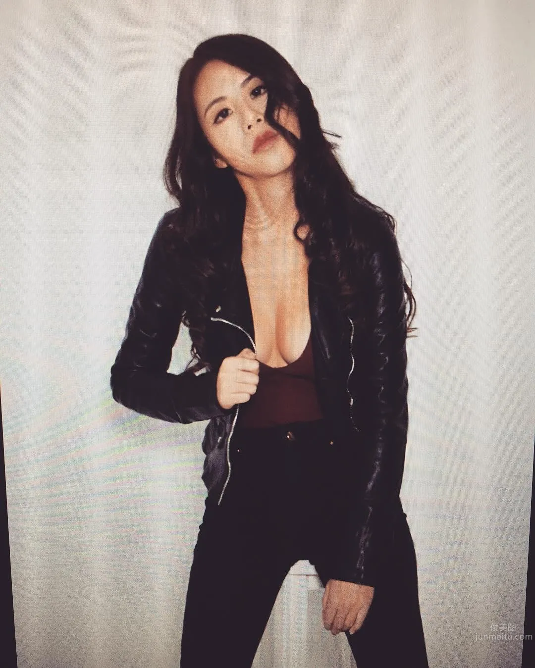 香港正妹Mandy Ng 紅色比基尼沙灘漫步 19