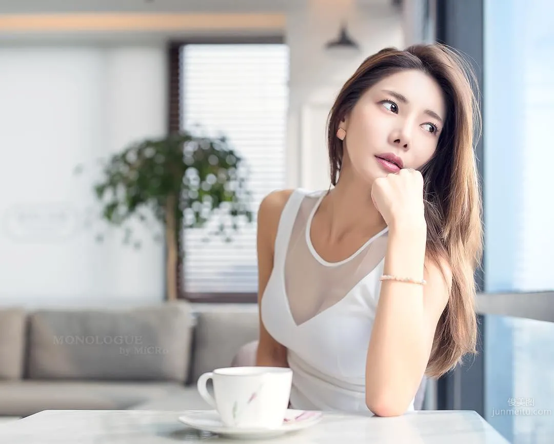 南韓健身美人Mizili Yoon 無論車模還是舉牌都性感 8