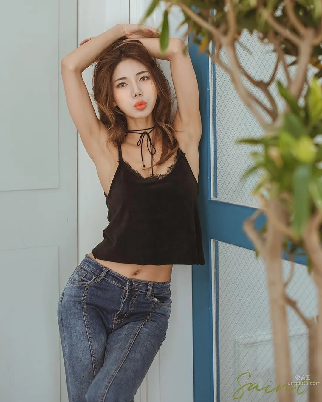 南韓健身美人Mizili Yoon 無論車模還是舉牌都性感 18