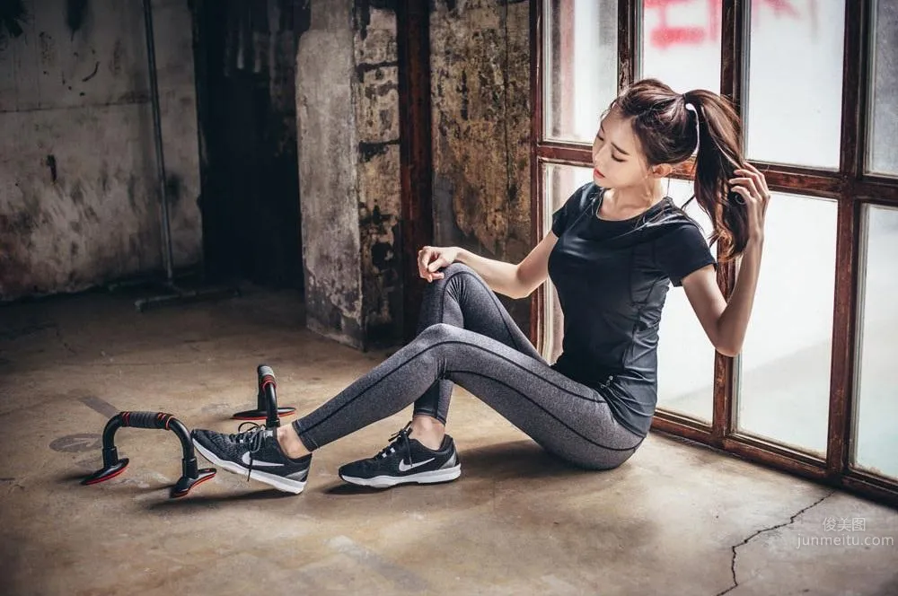 Yoon Ae Ji- 香汗淋漓的運動型寫真 14