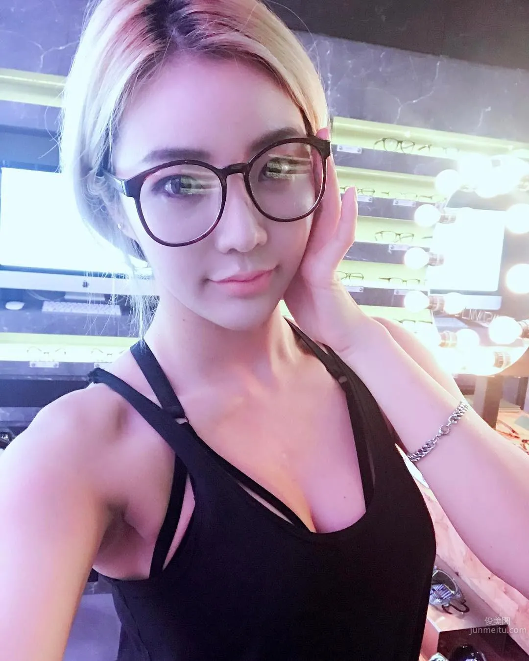 韓國舉牌女郎Lee Bom Yi非主流私房照 6
