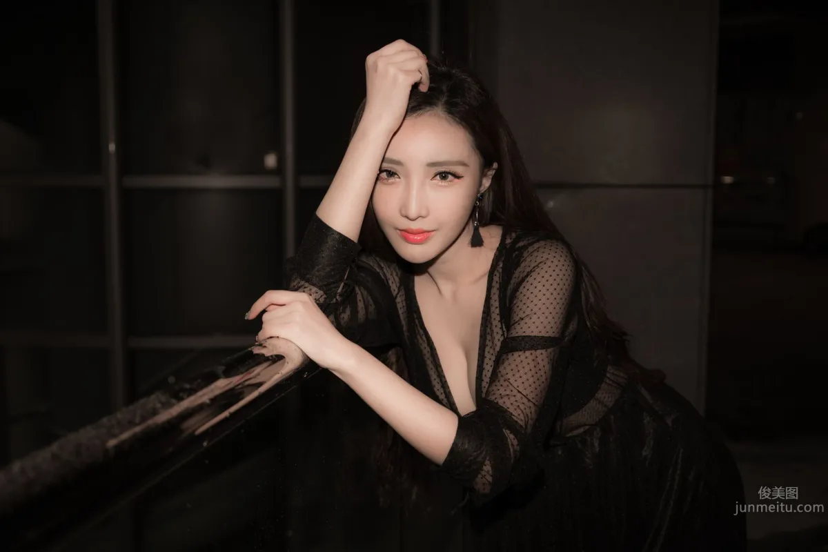 趙芸- 成熟女人戶外寫真系列五 40