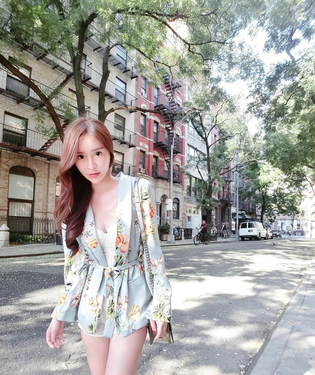 大马正妹Caster Ng 蚂蚁腰展现模特儿完美身材_23
