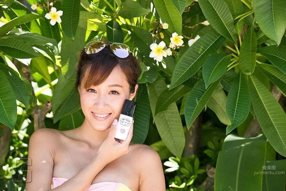 LuxyGirls惹火舞者Kimberly泡泡 沙灘比基尼大秀陽光美背 9