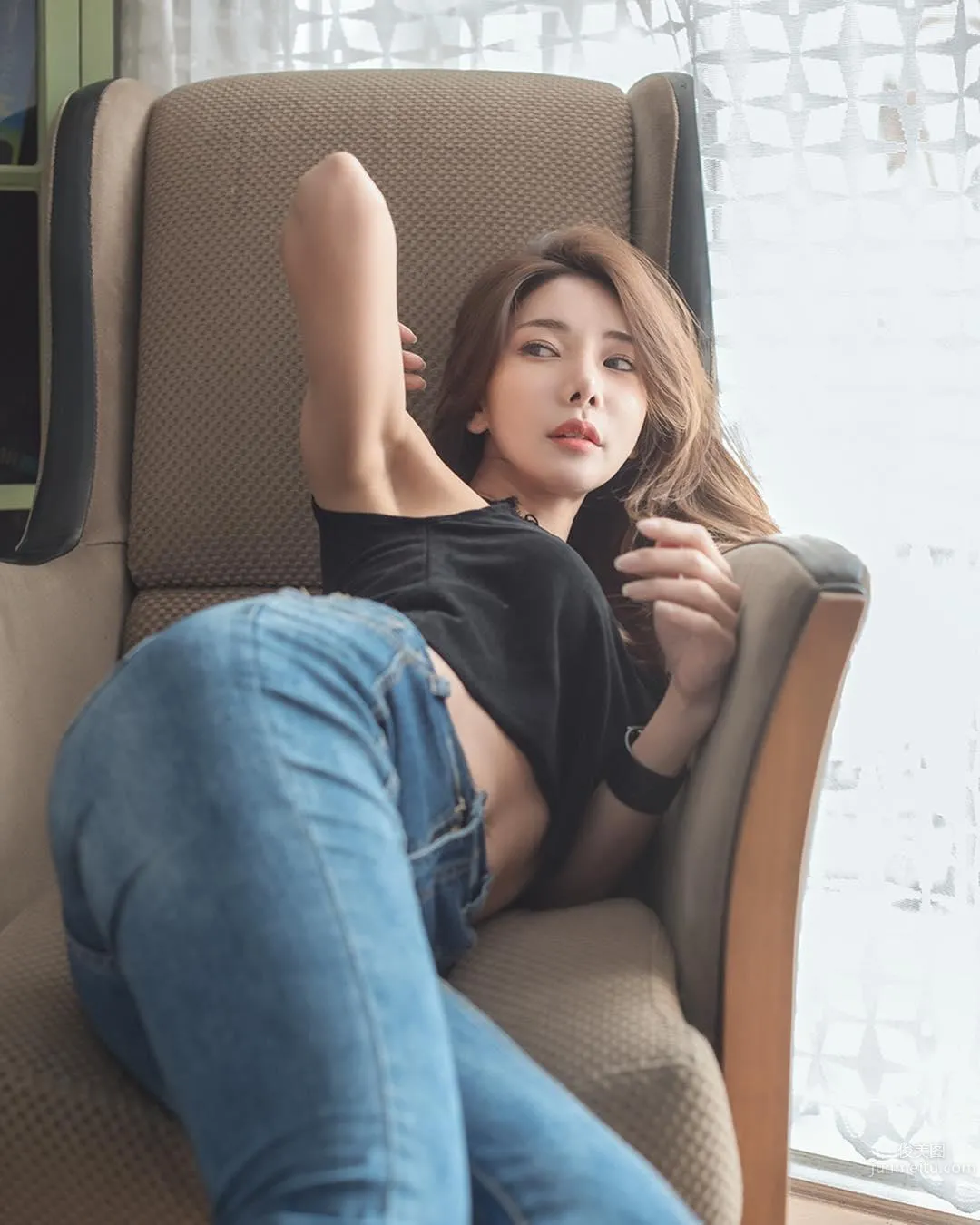 南韓健身美人Mizili Yoon 無論車模還是舉牌都性感 23