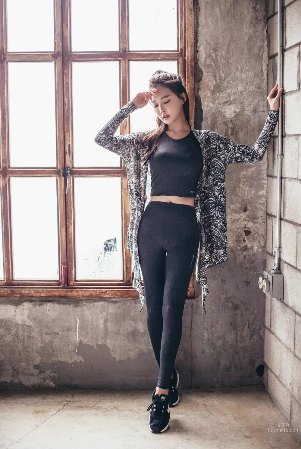 Yoon Ae Ji- 香汗淋漓的運動型寫真 34