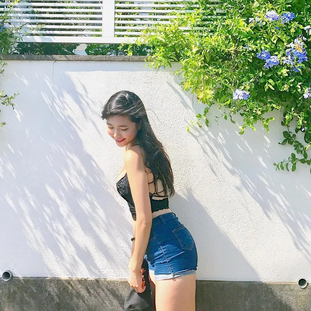 正妹品妍日本海邊玩水 沙灘釋放健康最美體态 20
