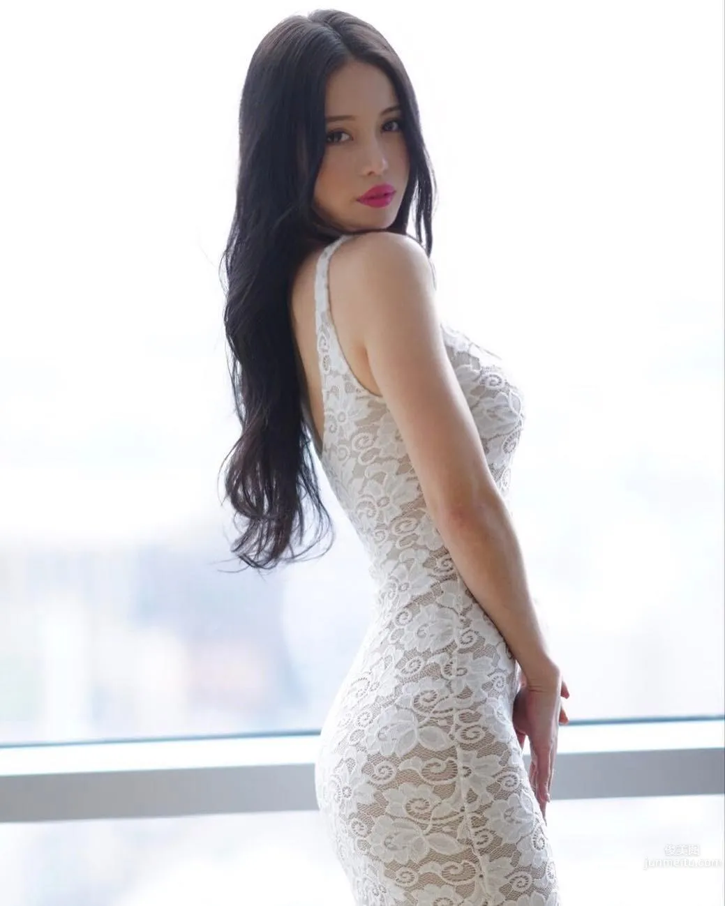 Emily Minju Lee- 韓籍美國賽車麻豆私房照 10