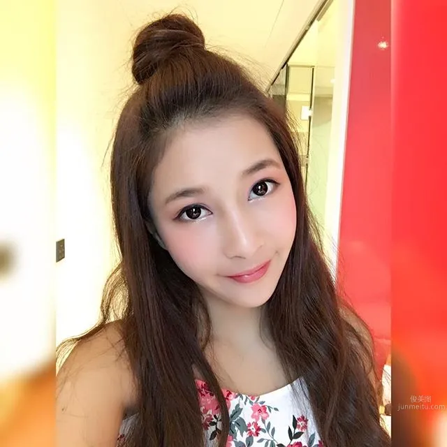 香港正妹鐘曦南 樂天派女生私房照 5
