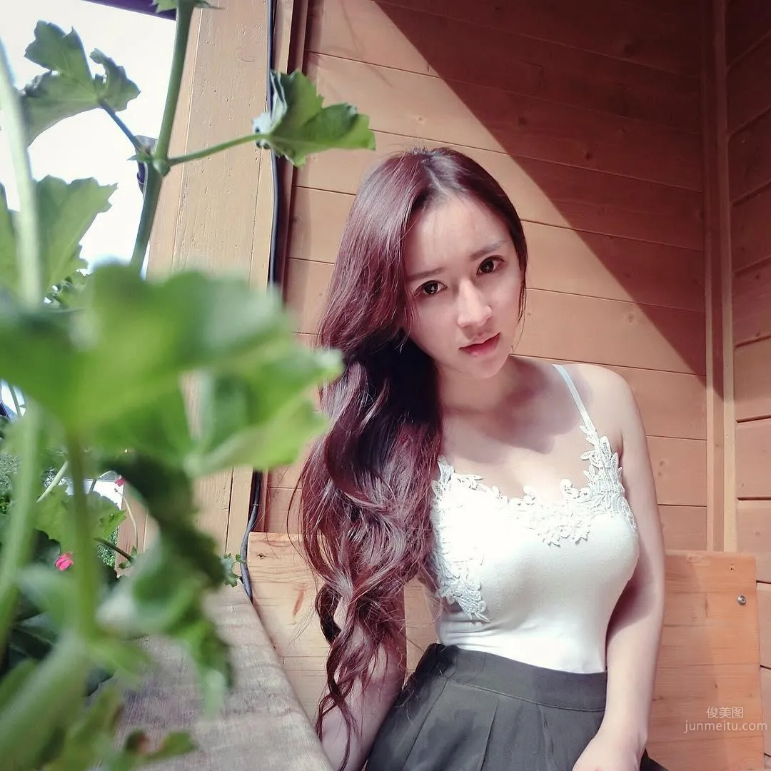大马正妹Caster Ng 蚂蚁腰展现模特儿完美身材_10