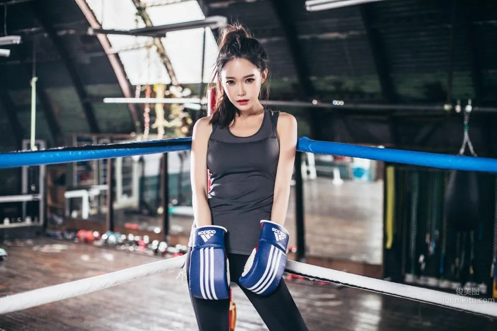 Yoon Ae Ji- 香汗淋漓的運動型寫真 54