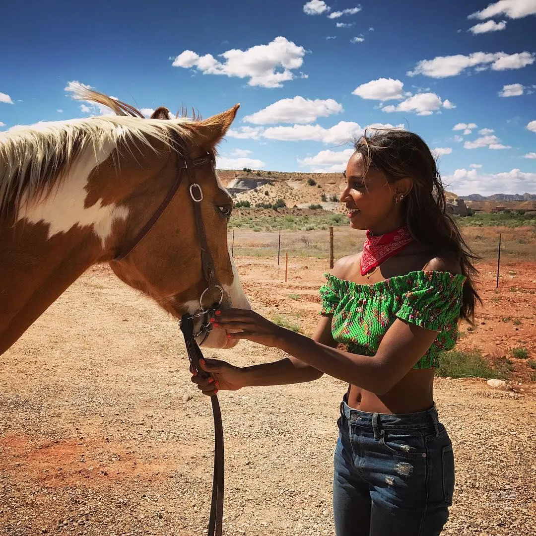 Jasmine Tookes- IG私房美照_13