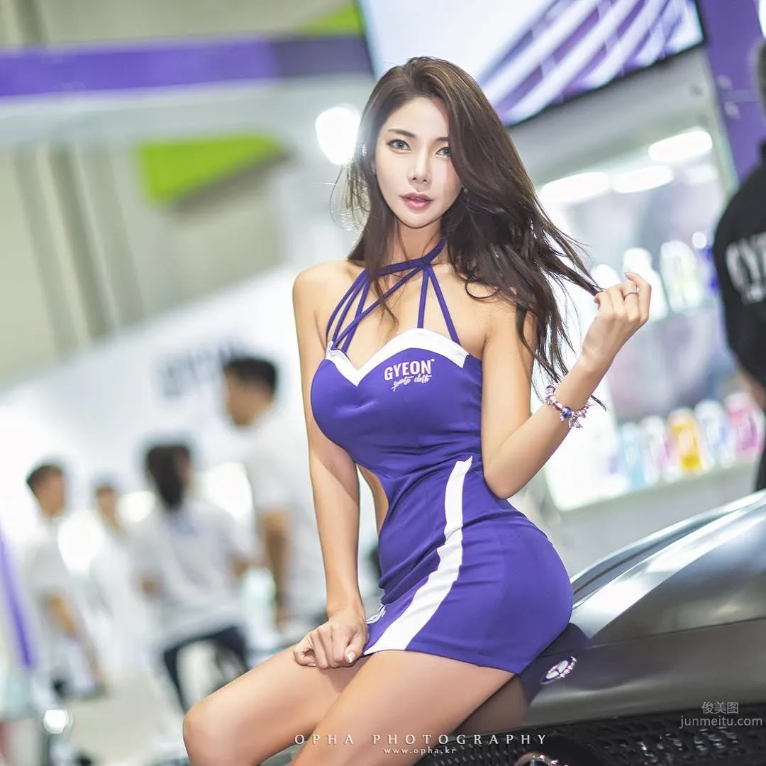 南韓健身美人Mizili Yoon 無論車模還是舉牌都性感 39