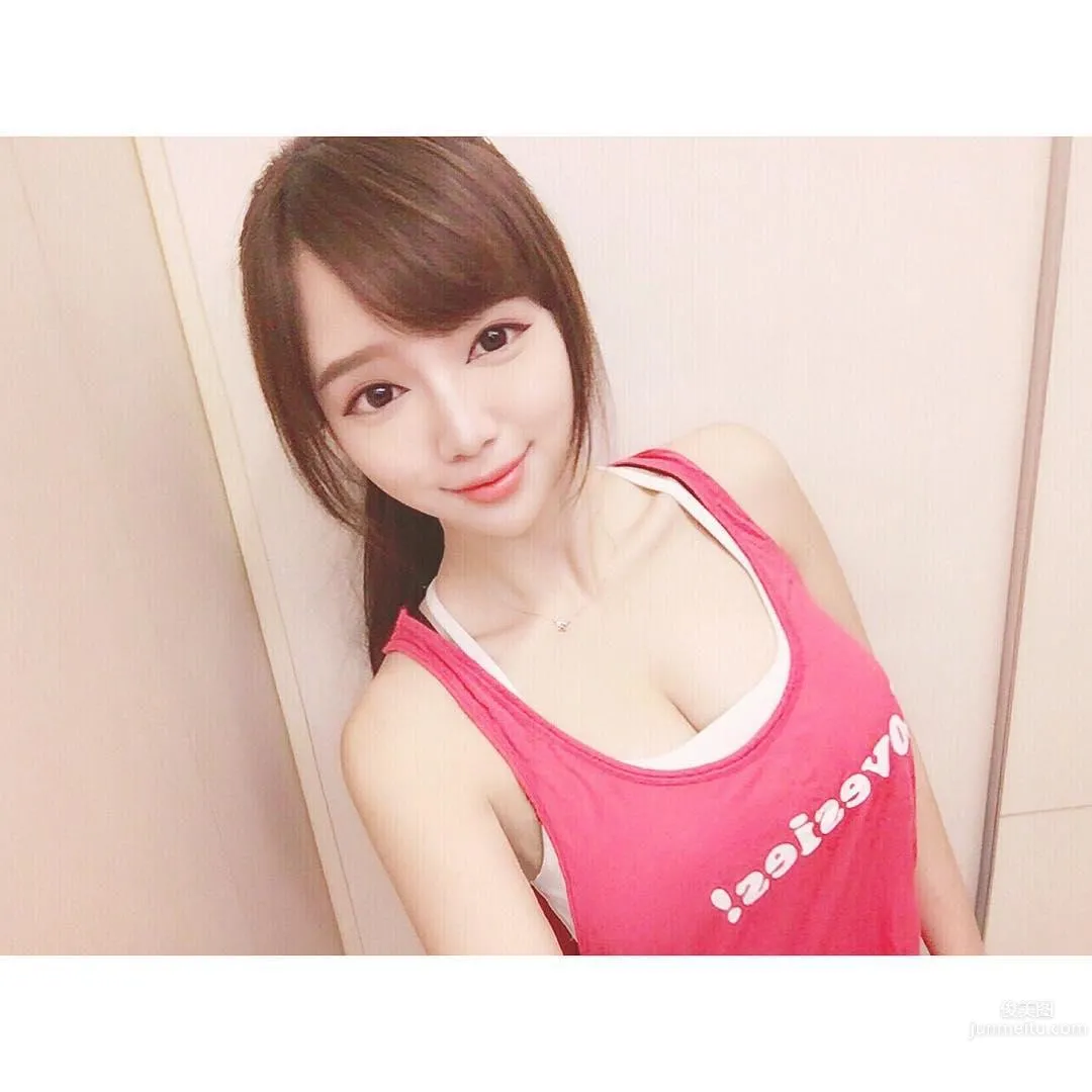 无双乐团琵琶手丘涵 海边比基尼释放性感_4