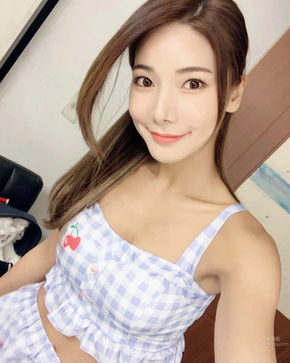 南韓健身美人Mizili Yoon 無論車模還是舉牌都性感 1