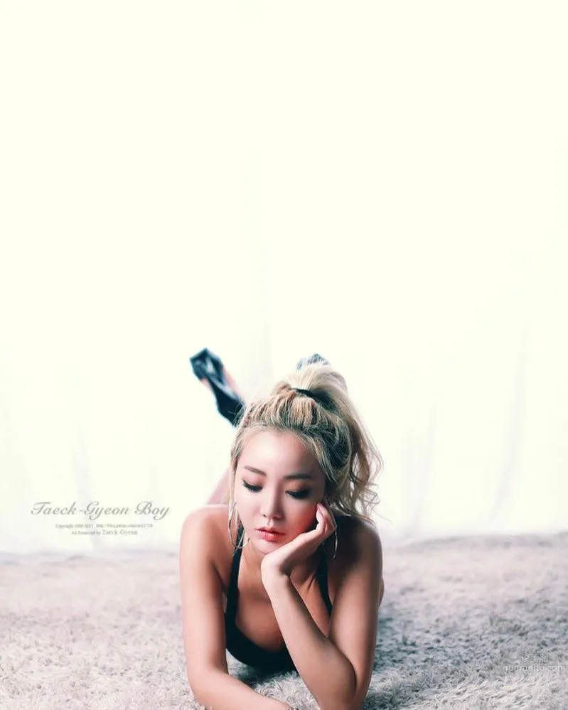 韓國舉牌女郎Lee Bom Yi非主流私房照 4