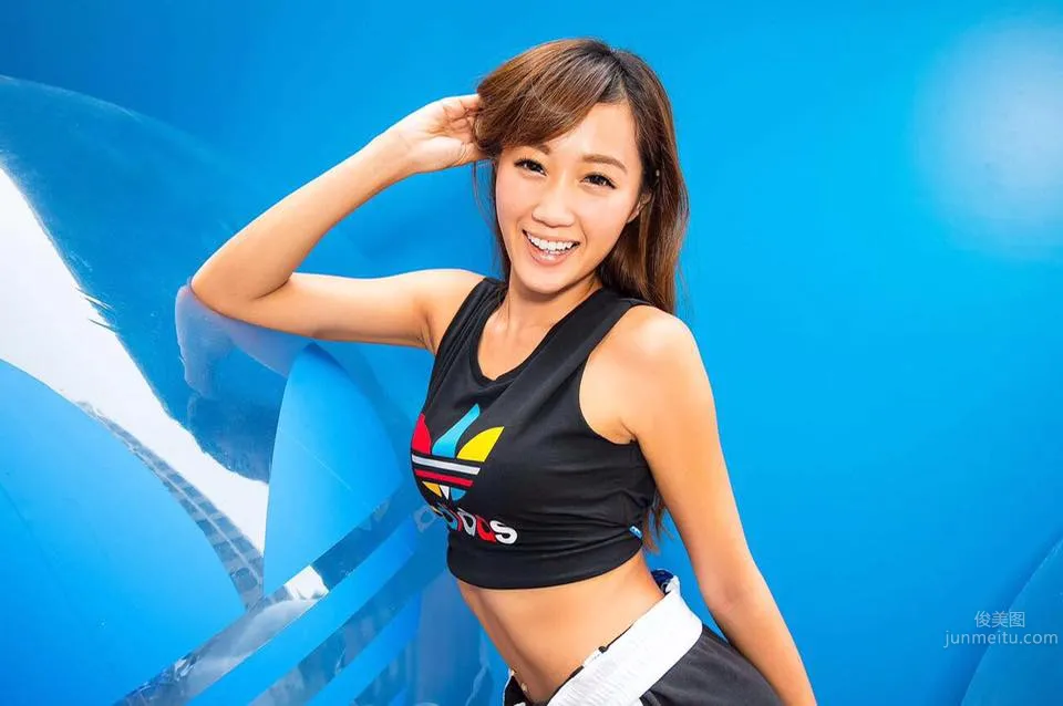 LuxyGirls惹火舞者Kimberly泡泡 沙灘比基尼大秀陽光美背 8