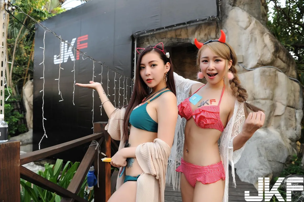 JKF電音正妹程心 兇悍身材好犯規 17