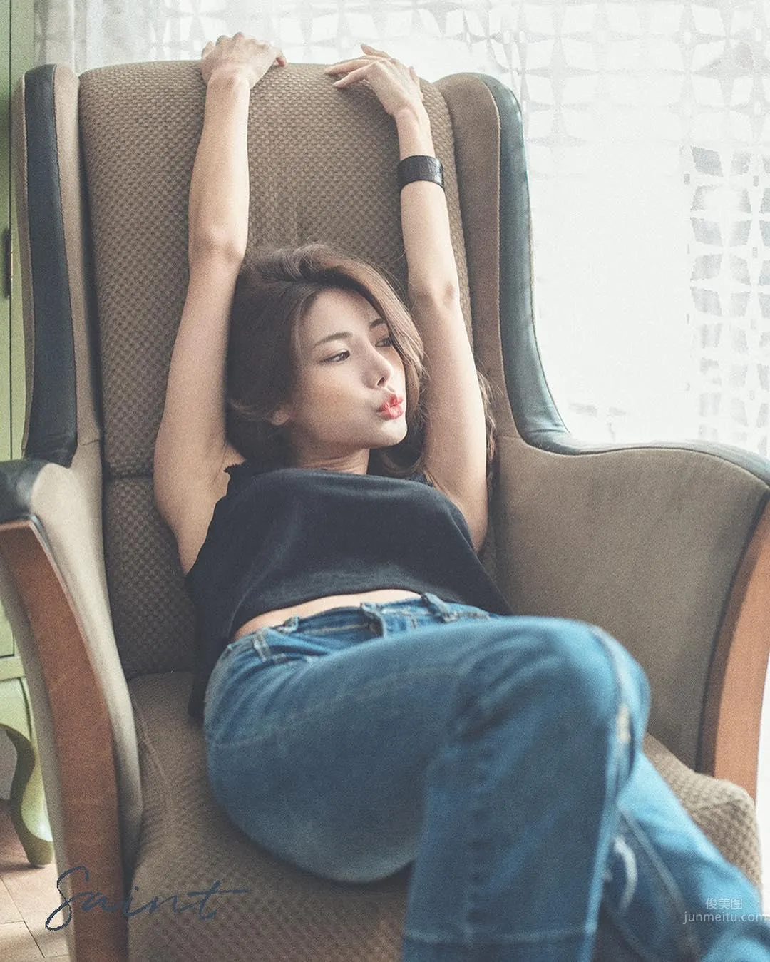 南韓健身美人Mizili Yoon 無論車模還是舉牌都性感 12