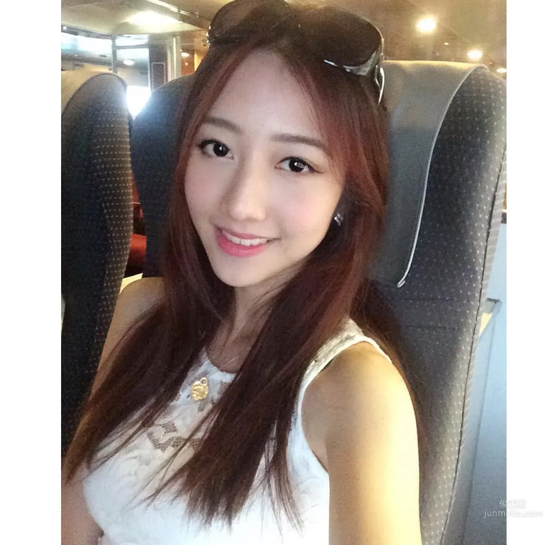 港姐亞軍何依婷IG私房美照 1