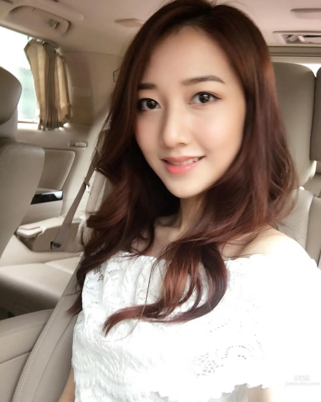 港姐亞軍何依婷IG私房美照 7