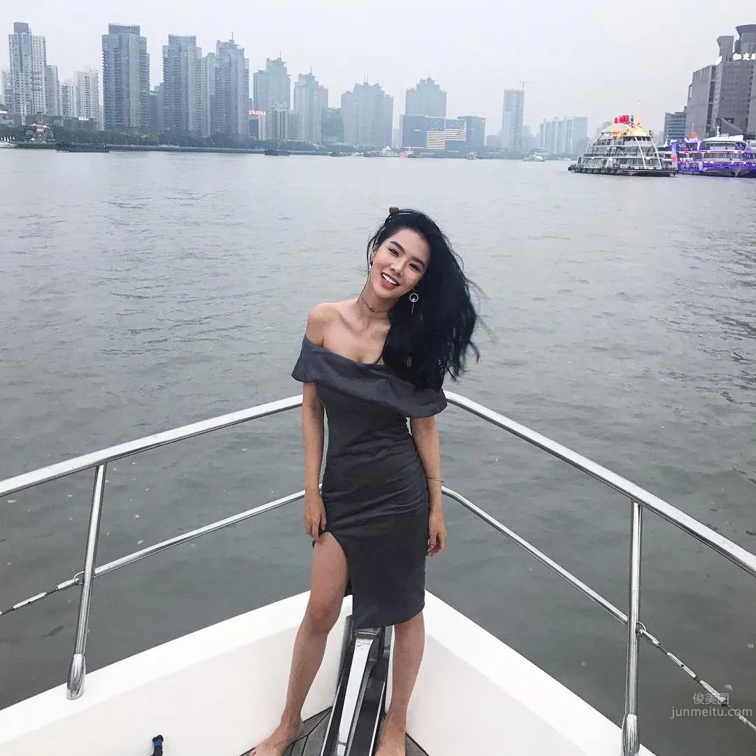 深圳正妹Macey Wan 吊帶上衣太緊身顔值太美 20