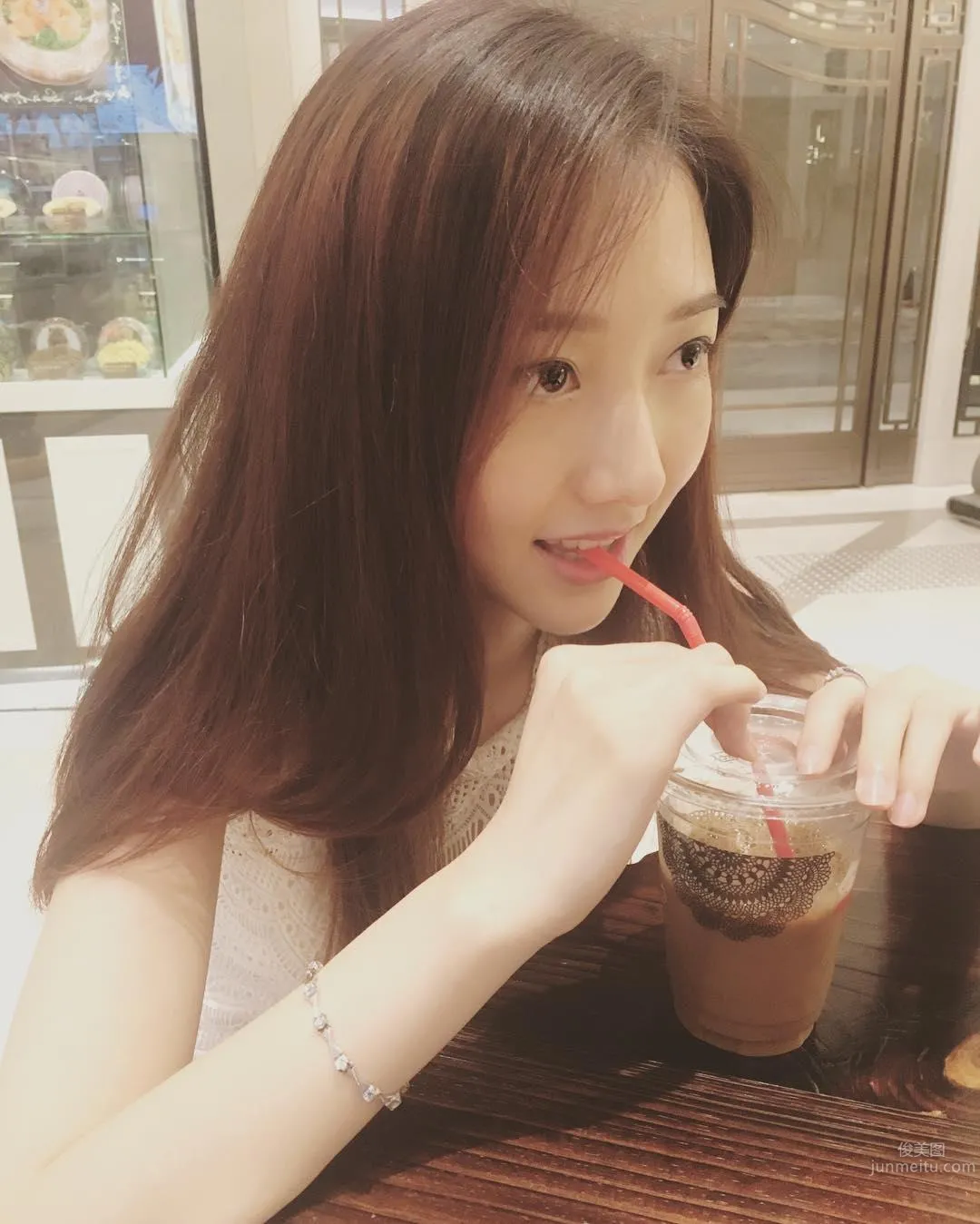 港姐亞軍何依婷IG私房美照 5