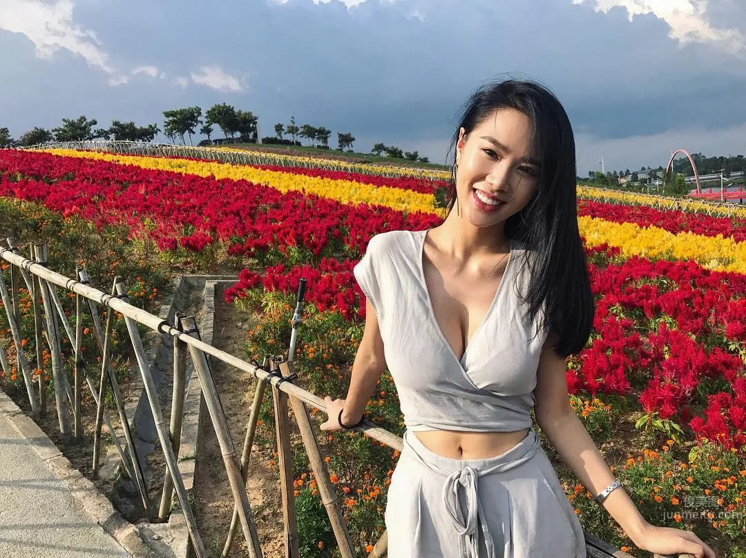 深圳正妹Macey Wan 吊帶上衣太緊身顔值太美 32