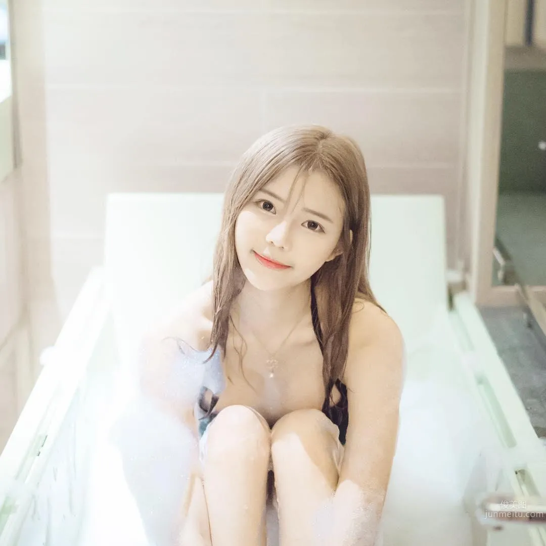 新加坡正妹王雪婷 雪肌修長細腿超吸睛 16