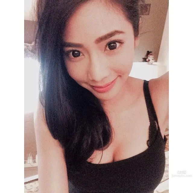 混血台妹羿蒨 背心無敵組合 30