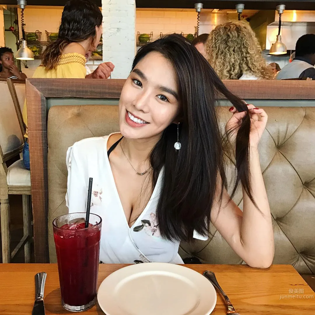 深圳正妹Macey Wan 吊帶上衣太緊身顔值太美 10