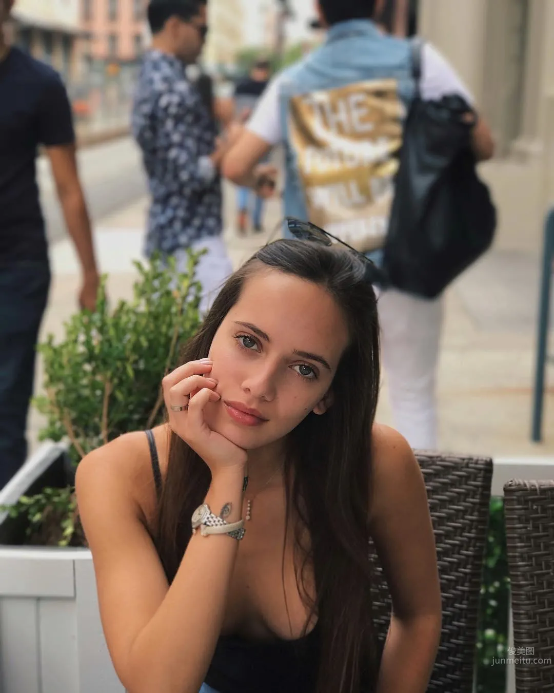 神秘美女Simona Taranu 照片少卻粉絲多 23