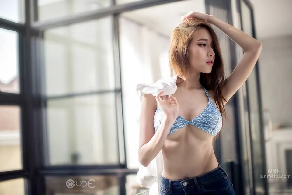 咖啡女神Pichana Yoosuk 圍裙藏不住的性感 94