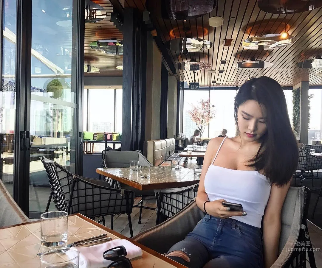 深圳正妹Macey Wan 吊帶上衣太緊身顔值太美 5