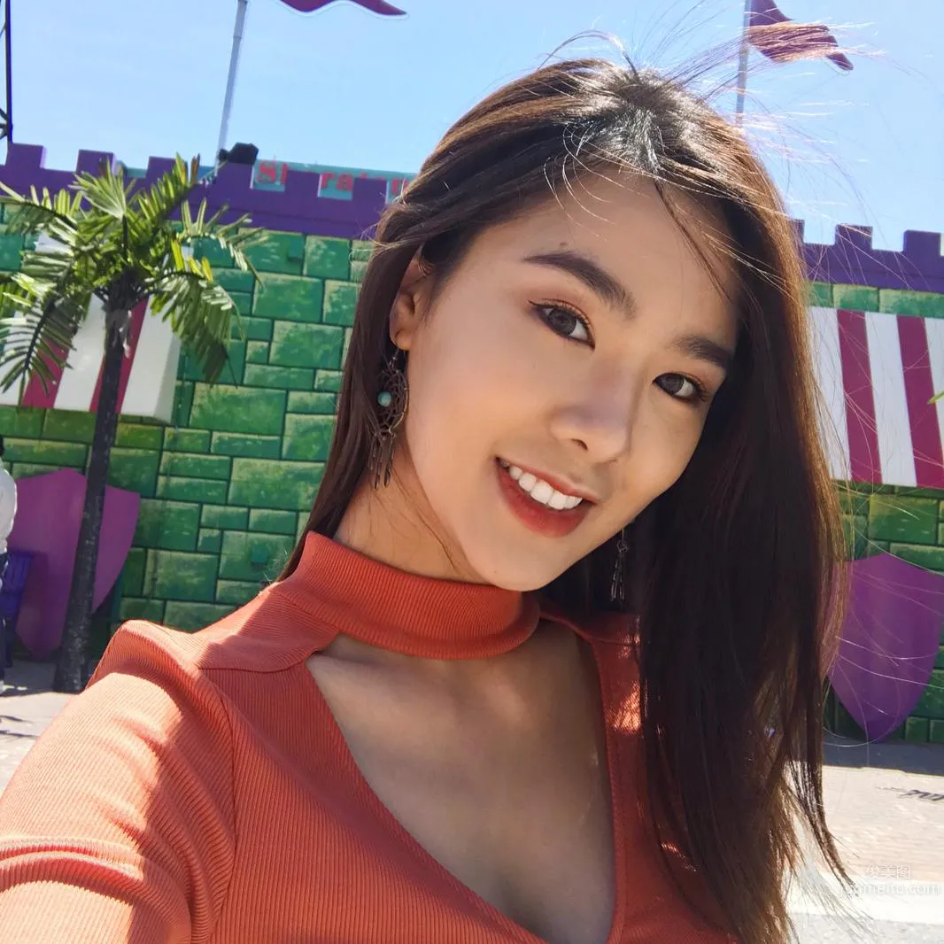 深圳正妹Macey Wan 吊帶上衣太緊身顔值太美 4