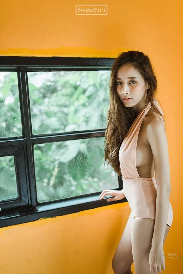 咖啡女神Pichana Yoosuk 圍裙藏不住的性感 69