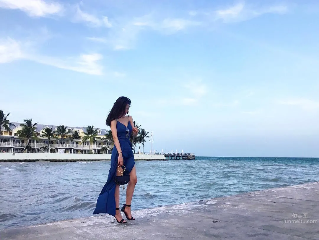 深圳正妹Macey Wan 吊帶上衣太緊身顔值太美 9