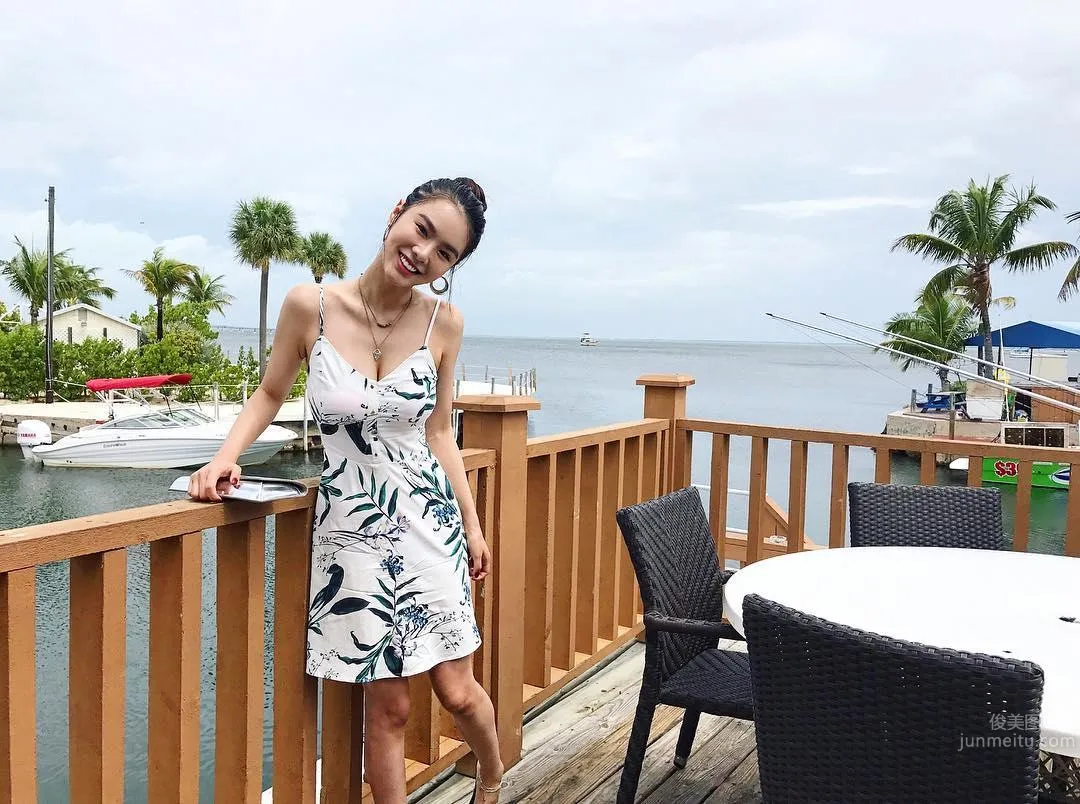 深圳正妹Macey Wan 吊帶上衣太緊身顔值太美 21