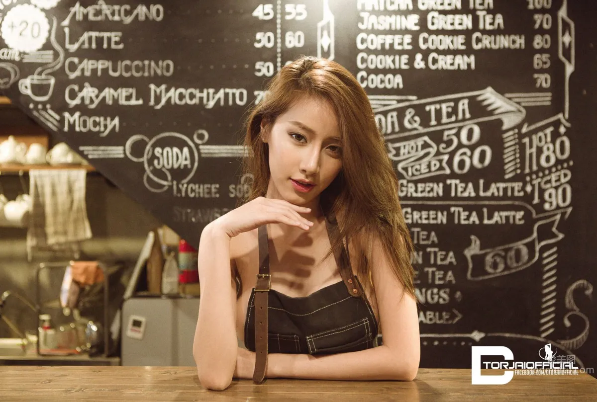 咖啡女神Pichana Yoosuk 圍裙藏不住的性感 13