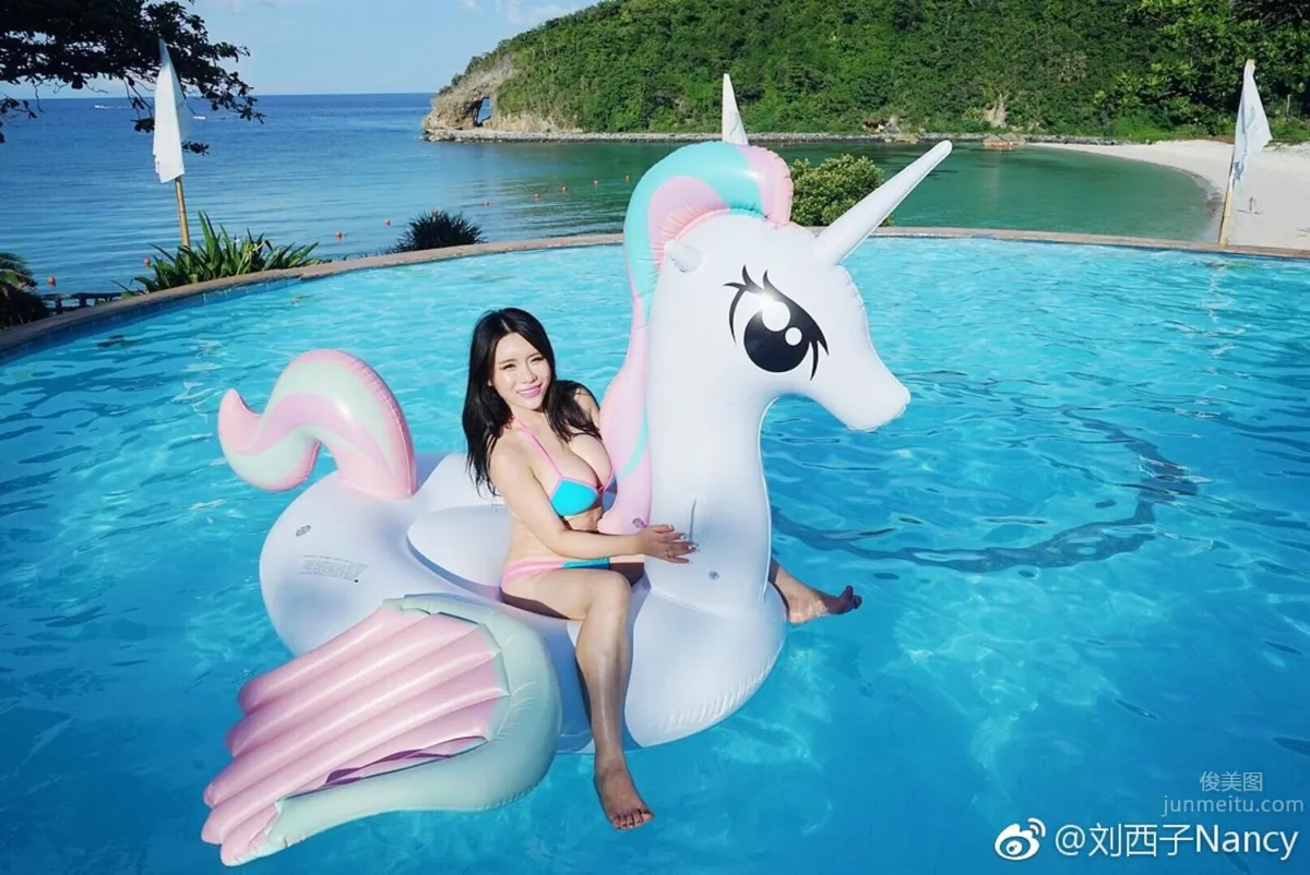 豐腴美女劉西子 微博性感妩媚照 20