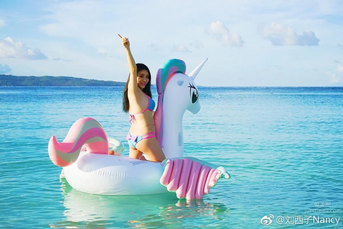 豐腴美女劉西子 微博性感妩媚照 22