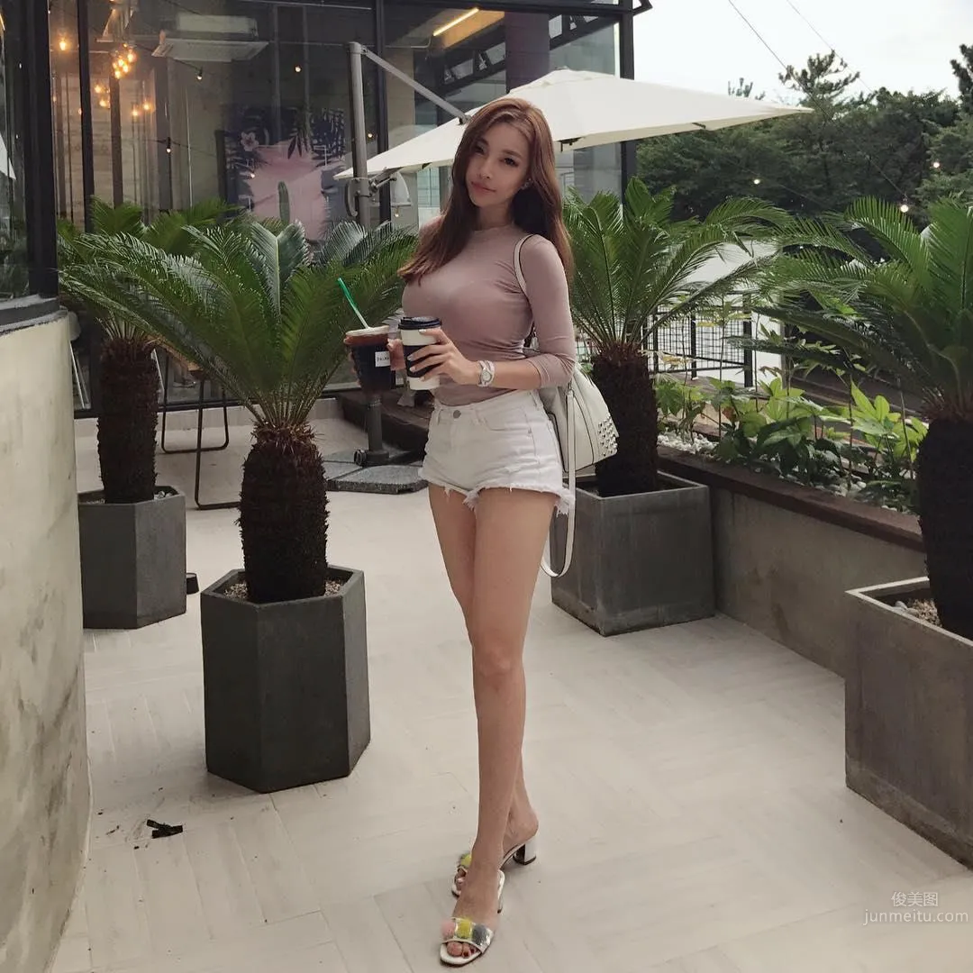 健身模特고다연 極品S級車頭燈身材 39