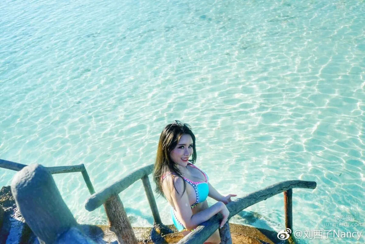 豐腴美女劉西子 微博性感妩媚照 33