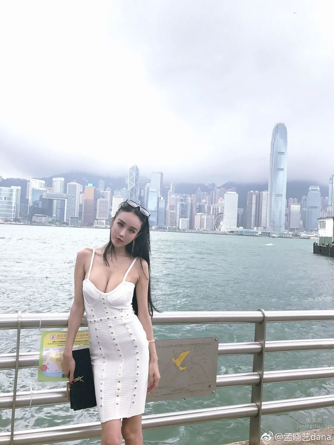 宅男女神孟晓艺 微博时尚性感私房照_3