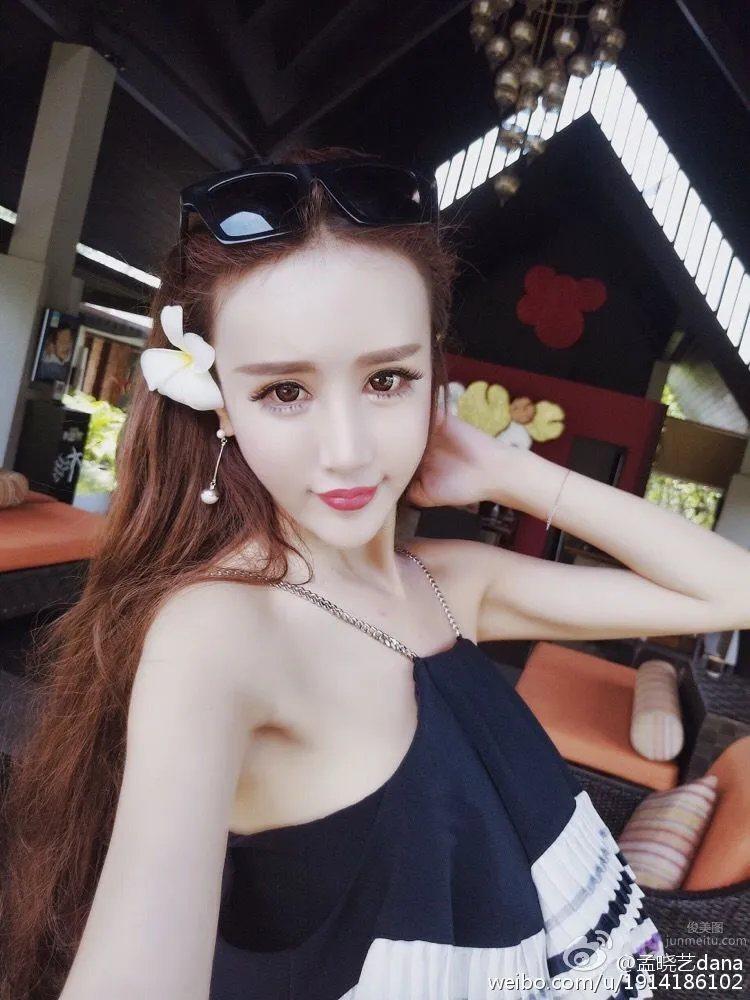 宅男女神孟晓艺 微博时尚性感私房照_38