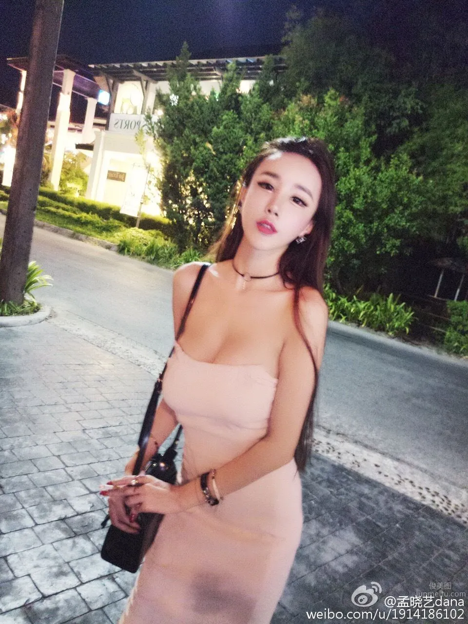 宅男女神孟晓艺 微博时尚性感私房照_42