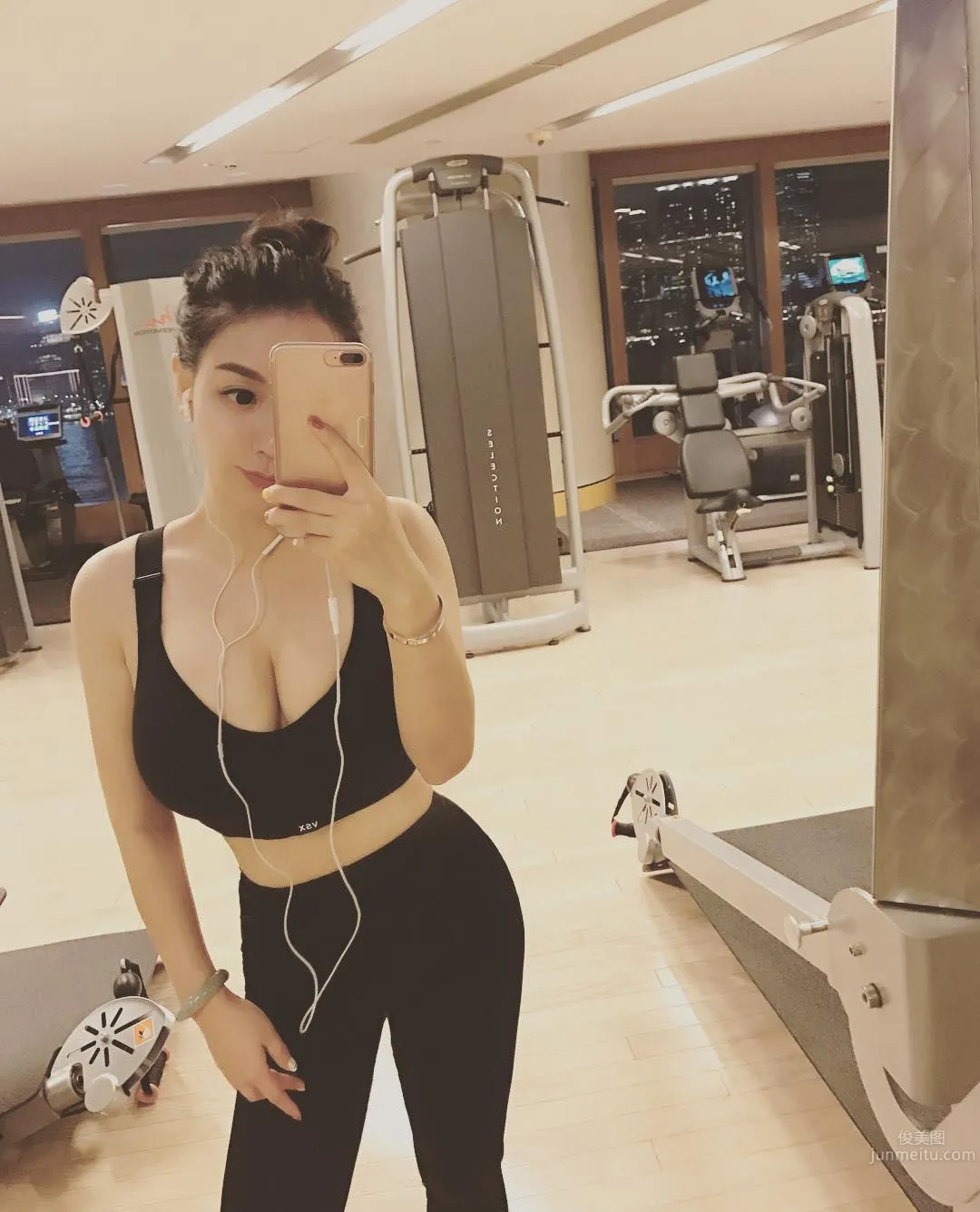 台灣瑜伽妹王薇雅 不科學的超正身材 25