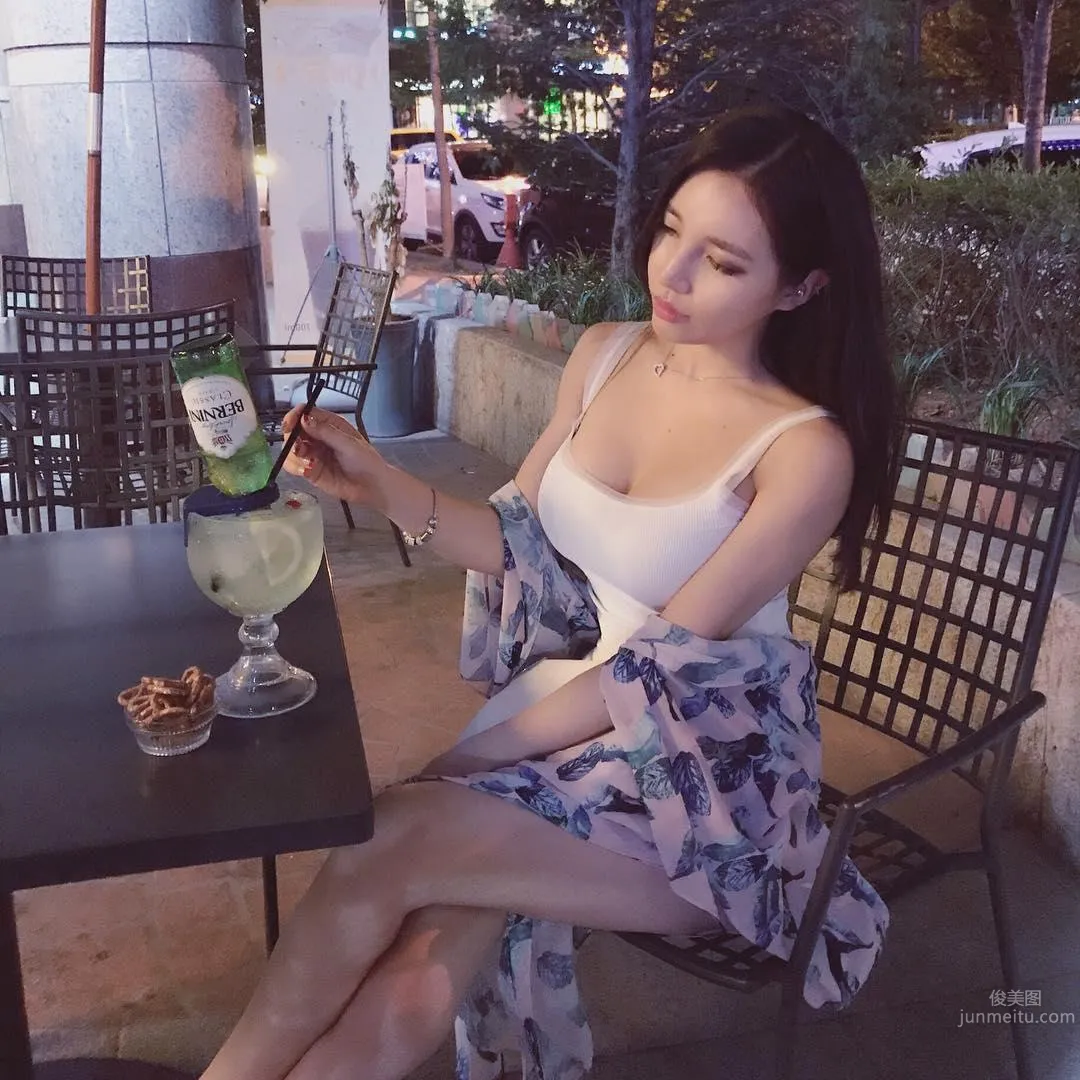 健身模特고다연 極品S級車頭燈身材 22
