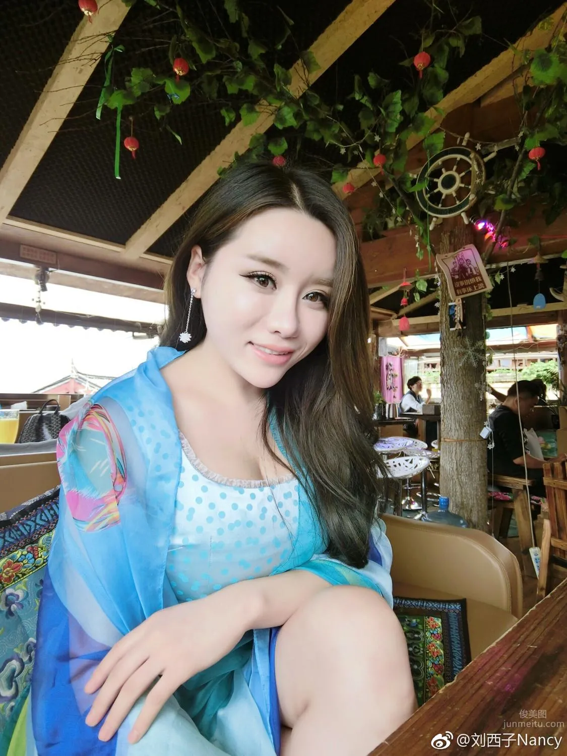 豐腴美女劉西子 微博性感妩媚照 14
