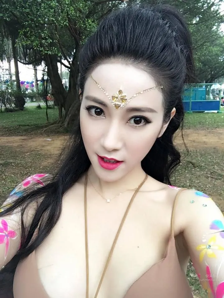 AnnaBelle Huang- 追求性感但脾气稍差的狐狸精_0